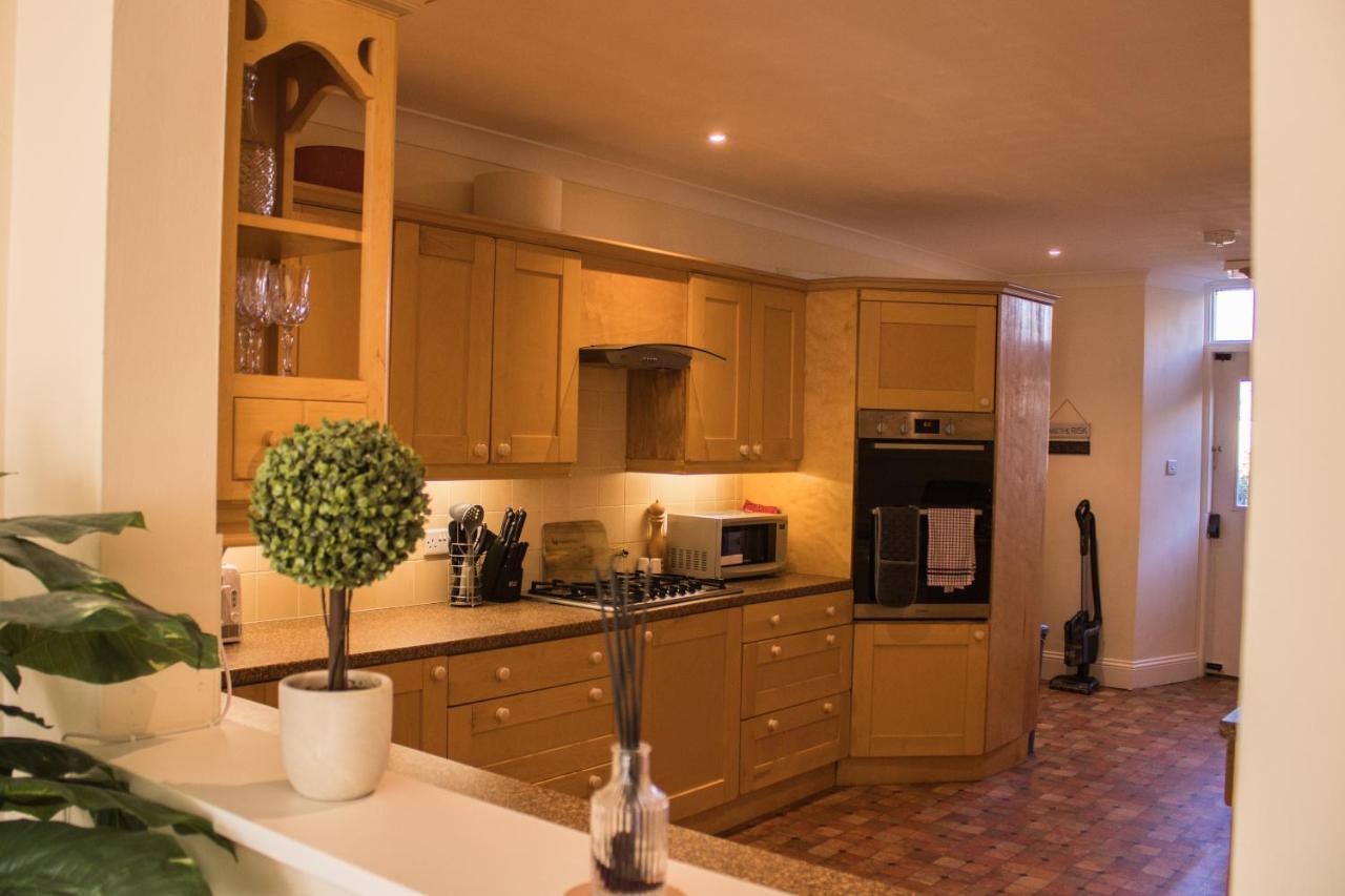 Stunning 3 Double Bedroom Apartment - *Town Centre / Near Beach* Berwick Upon Tweed Exteriör bild