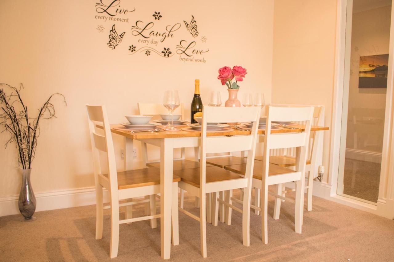 Stunning 3 Double Bedroom Apartment - *Town Centre / Near Beach* Berwick Upon Tweed Exteriör bild